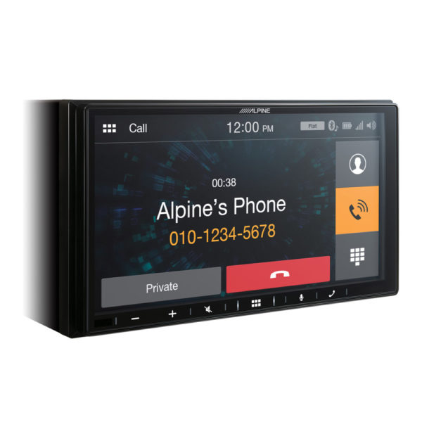 Alpine iLX-W650BT 2DIN mediakeskus edestä.