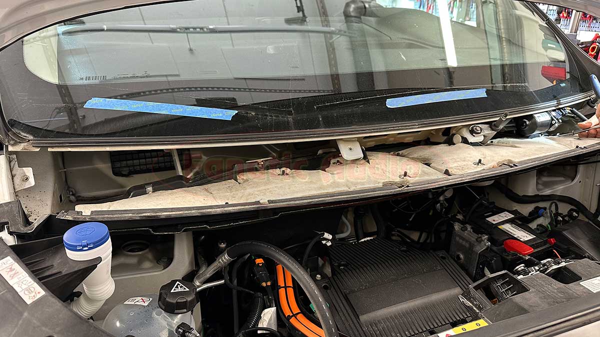 peugeot expert vesikaukalo on kojetaulun alla